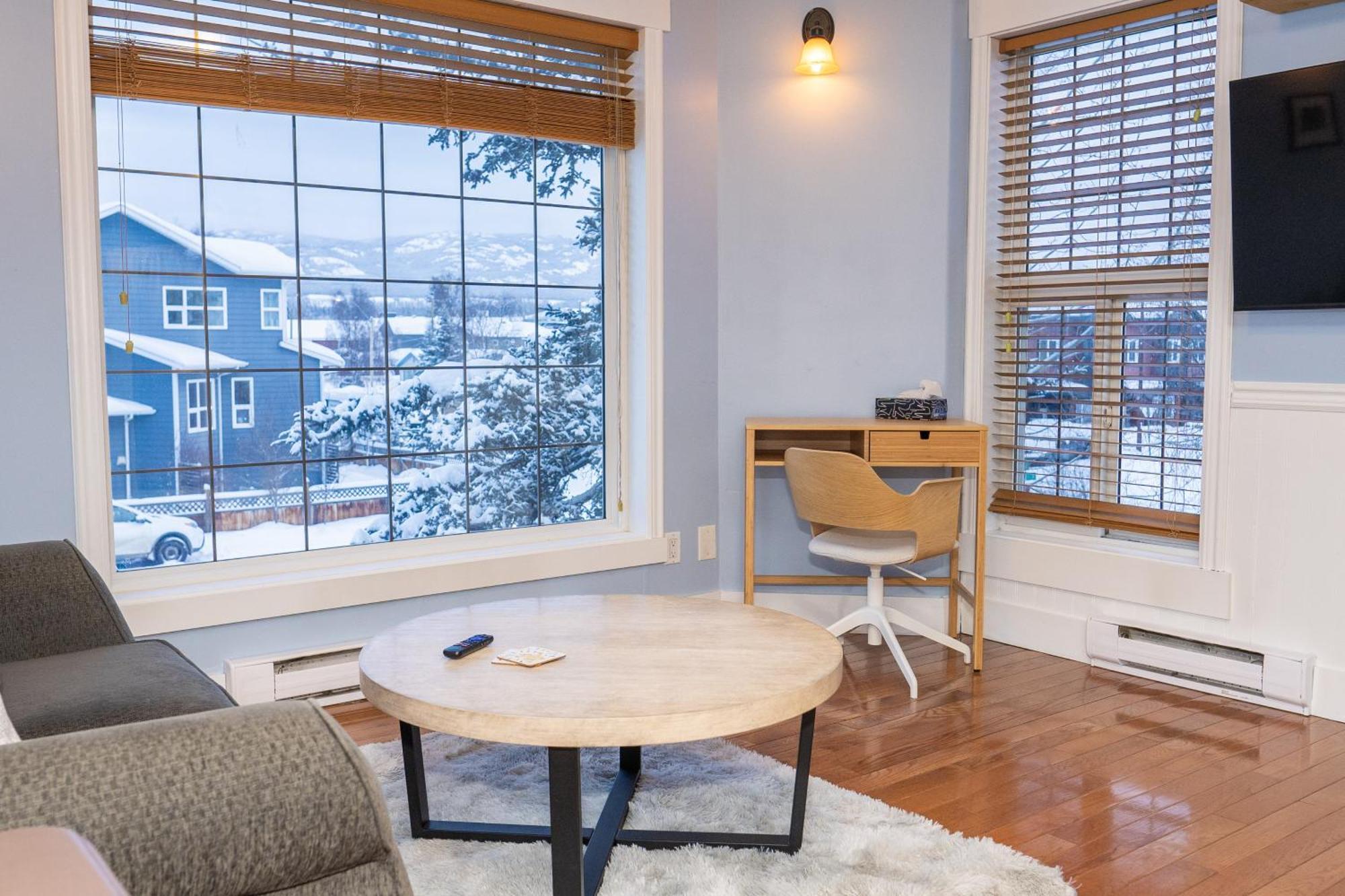 Downtown Whitehorse Apartment In Old Town ภายนอก รูปภาพ